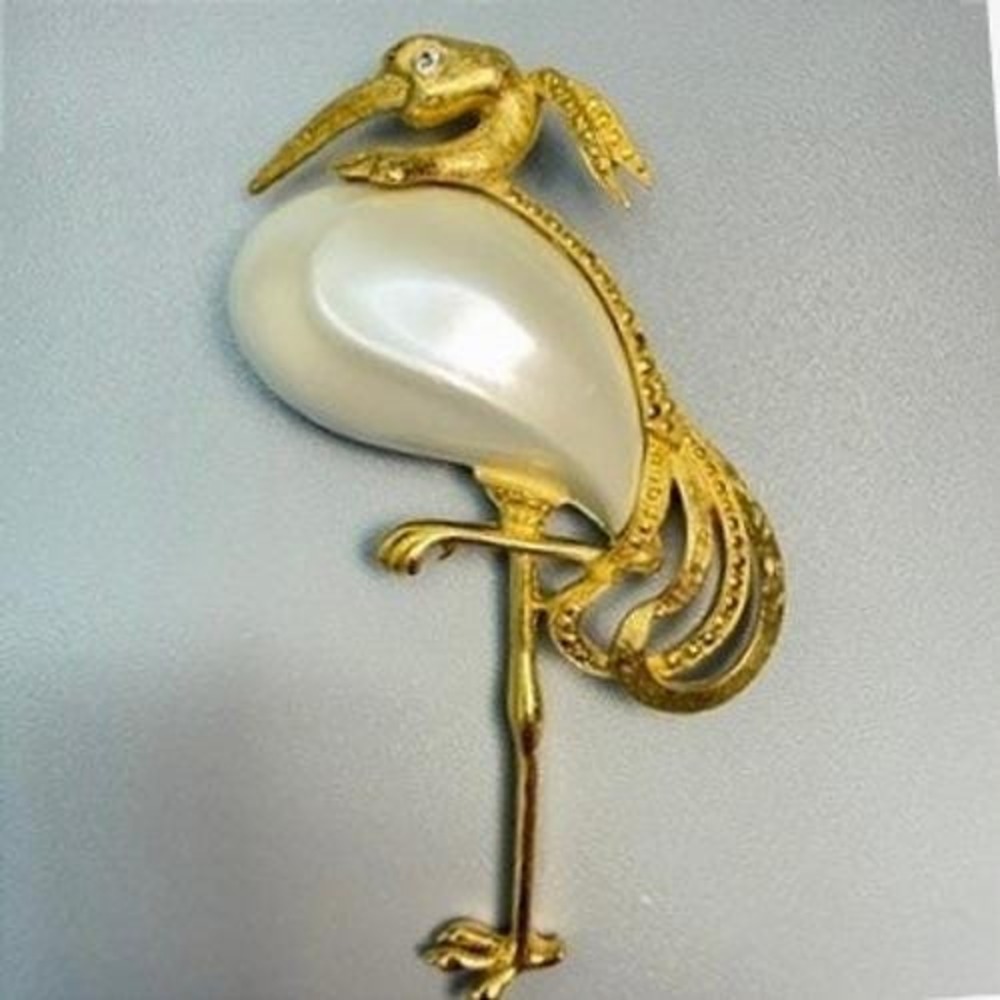 Vintage Trifari Heron Bird Brooch Gold Tone Faux Pearl 3.5" Large Statement